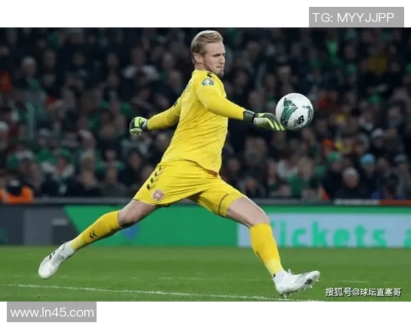 盘点足球巨星赛场上那些让人忍俊不禁的尴尬瞬间 盘点足球巨星赛场上那些让人忍俊不禁的尴尬瞬间