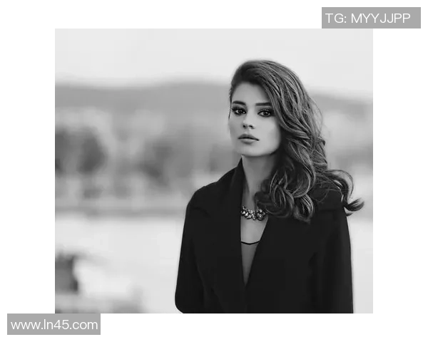 足坛巨星太太团揭秘美貌与实力并存的足球球星老婆们生活写真 足坛巨星太太团揭秘美貌与实力并存的足球球星老婆们生活写真