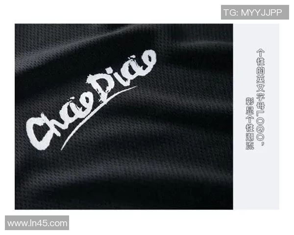 足球球星纯棉长袖衫舒适透气时尚运动风潮流服饰选择 足球球星纯棉长袖衫舒适透气时尚运动风潮流服饰选择